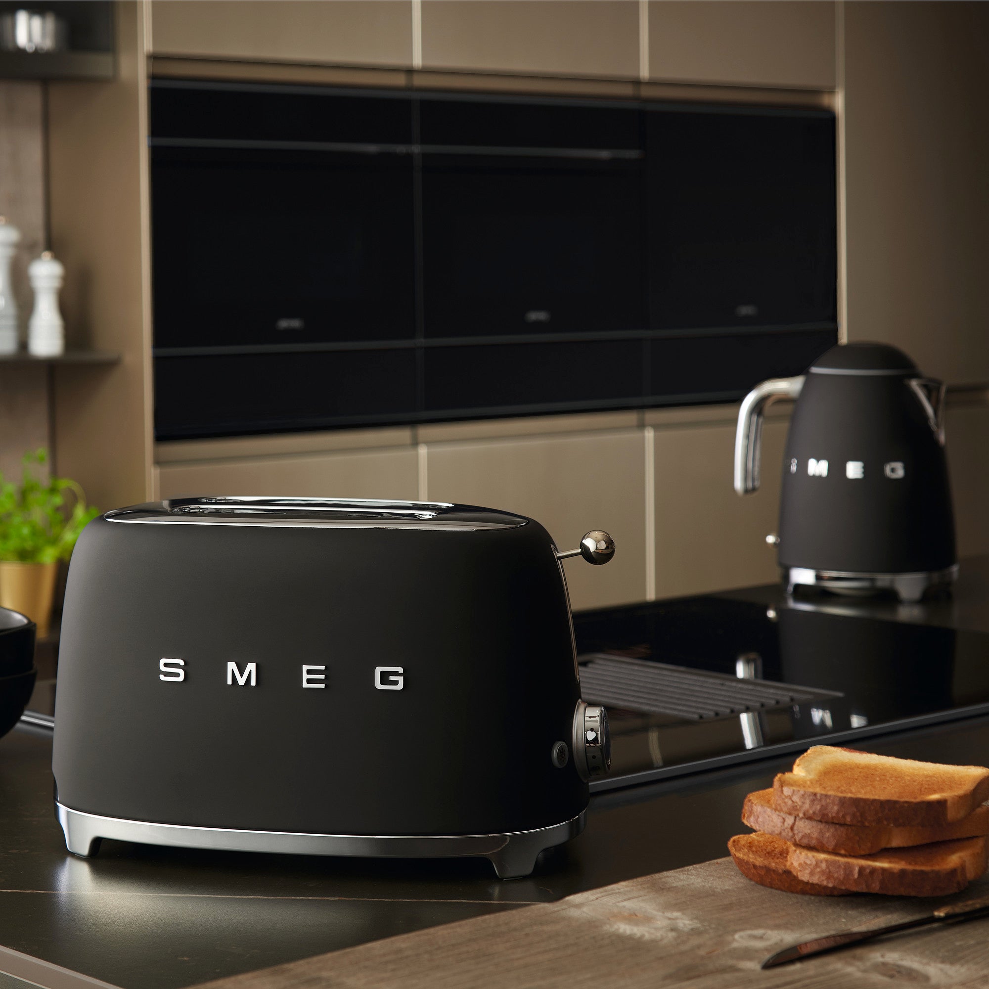 Smeg 2X2 Ekmek Kızartma Makinesi Mat Black TSF01BLMEU